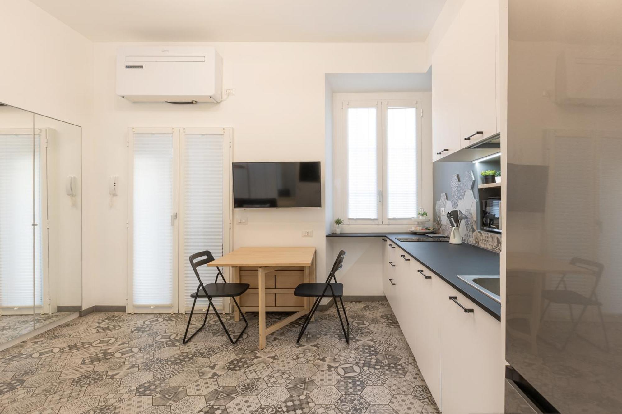 Tiny & Tidy Studio In The Key Area Of Milan Exterior photo